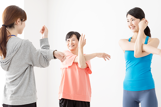 大阪市で日本舞踊のリラクササイズ体操のコースも提供しています 