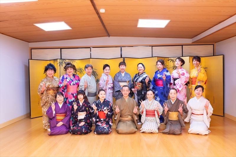 大阪市の日本舞踊教室では個人・団体の両方を指導しております 