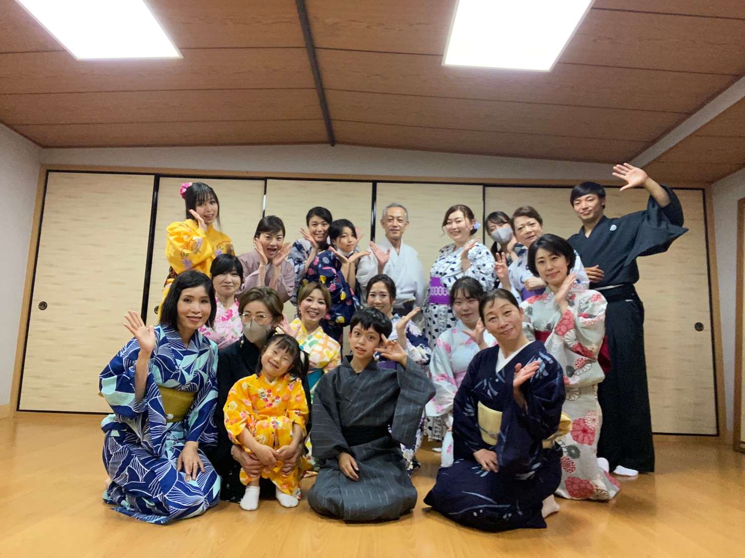 大阪市で日本舞踊教室を営み幅広い世代が通っています 